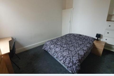 5 bedroom private hall to rent, Margate Road, Southsea