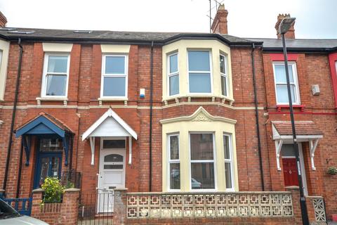 4 bedroom terraced house for sale, Gill Side Grove, Roker