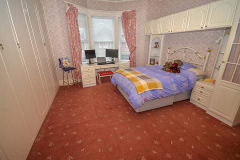 4 bedroom terraced house for sale, Gill Side Grove, Roker