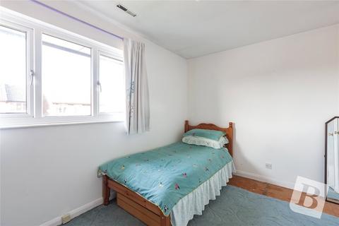 66 Juniper Way, Romford, RM3 0XL