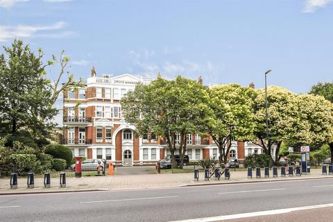 3 bedroom flat to rent, Grove Mansions Clapham Common Northside London