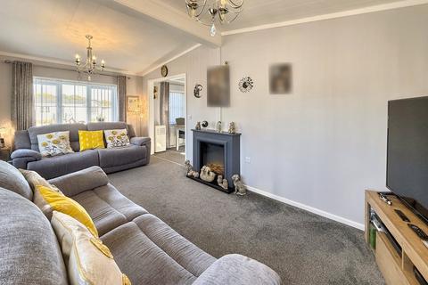 2 bedroom park home for sale, Geneva Avenue, Ipswich IP5