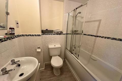 2 bedroom flat to rent, Goldfinch Drive, Preston PR3