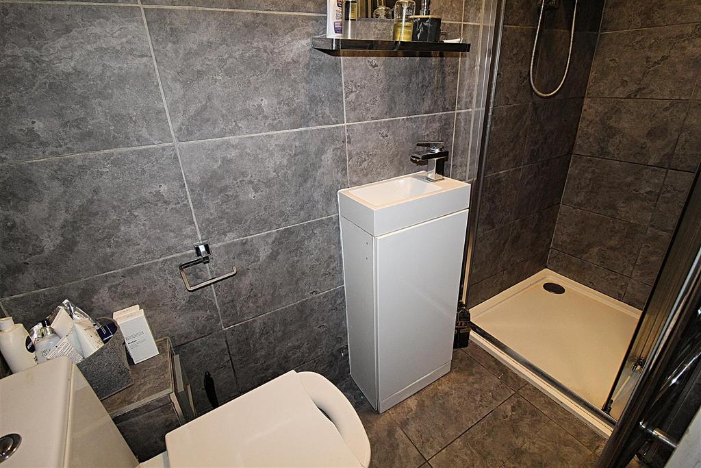 En Suite Shower Room