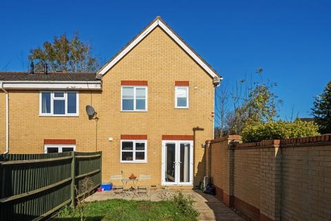 3 bedroom semi-detached house to rent, Field View,  Brackley,  NN13