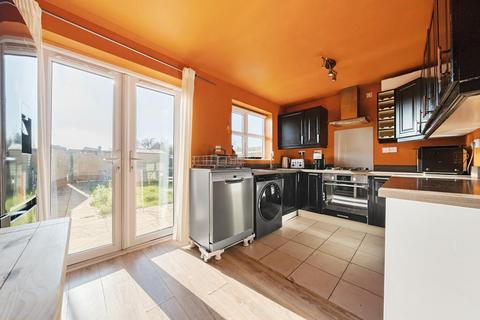 undefined, Field View, Brackley, NN13