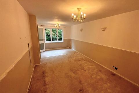 2 bedroom flat for sale, Tudor Close, Hatfield