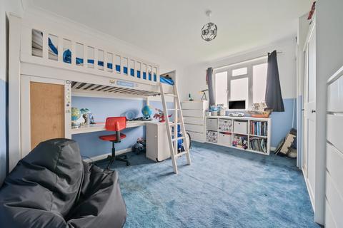82 Manor Road, Guildford, GU2 9NW