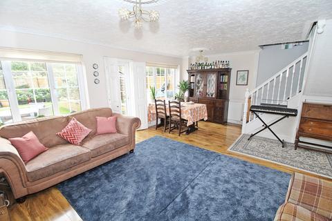 3 bedroom terraced house for sale, Campion Road, Westoning