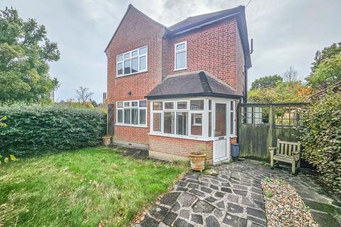 3 bedroom detached house for sale, Lindsey Way, Hornchurch, RM11