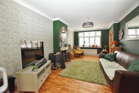 43 Derrymore Road, Willerby, Hull, HU10 6ET