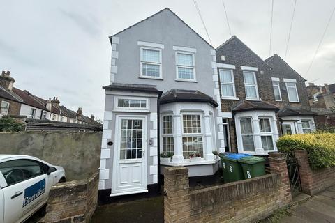 2 bedroom semi-detached house to rent, Reventlow Road, Eltham, SE9