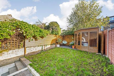 2 bedroom flat to rent, Dalberg Road, Brixton, London, SW2
