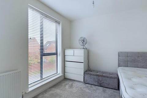 40 Cane Hill Drive, Coulsdon, CR5 3FR