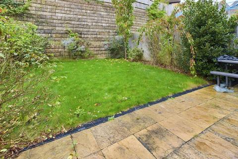 40 Cane Hill Drive, Coulsdon, CR5 3FR