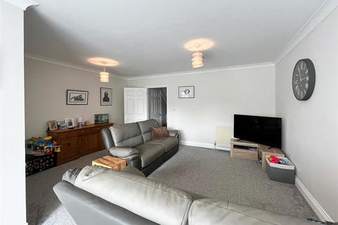 3 bedroom house for sale, Station Approach, North Fambridge