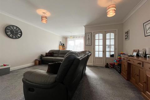 3 bedroom house for sale, Station Approach, North Fambridge