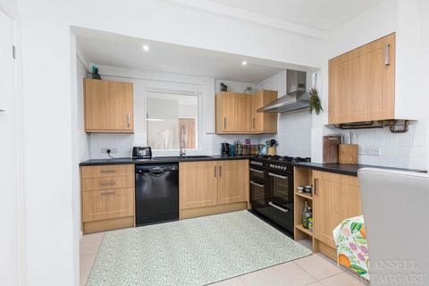 32 Stonedene Close, Forest Row, RH18 5DB
