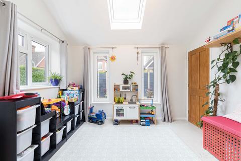 32 Stonedene Close, Forest Row, RH18 5DB