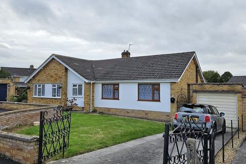 2 bedroom semi-detached bungalow for sale, Newman Close, Glastonbury, BA6