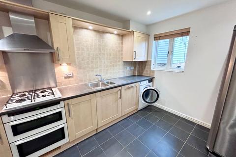 4 bedroom apartment to rent, Medway Court, Aylesford ME20