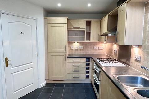 4 bedroom apartment to rent, Medway Court, Aylesford ME20