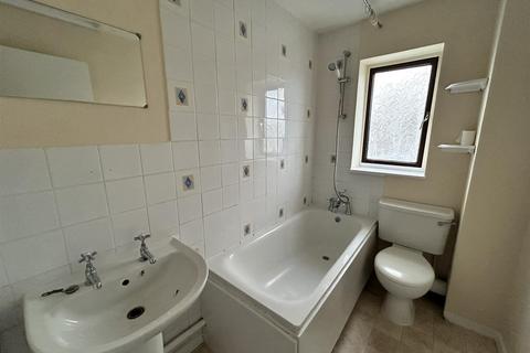 3 bedroom end of terrace house to rent, Goodwin Way, Hereford