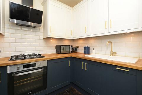 2 bedroom ground floor flat for sale, 10/1 Chancelot Terrace, Trinity, Edinburgh, EH6 4ST