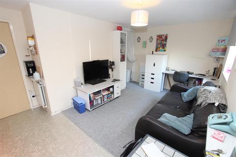 1 bedroom flat to rent, 30 Onyx DriveSittingbourneKent