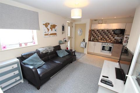 1 bedroom flat to rent, 30 Onyx DriveSittingbourneKent