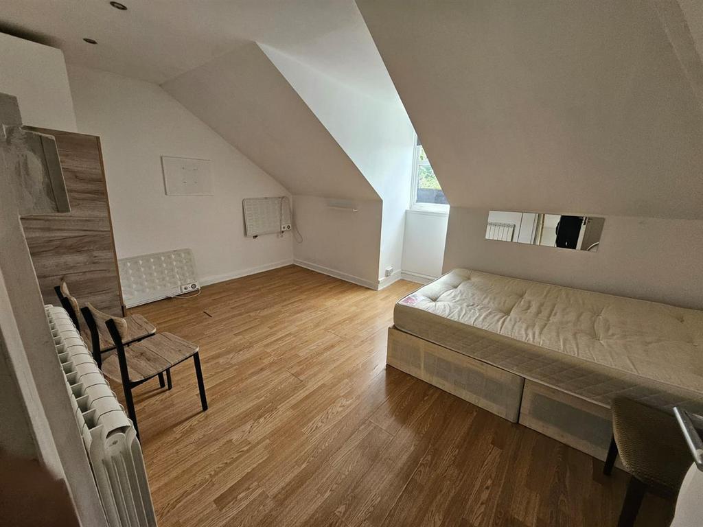 Room1.jpg