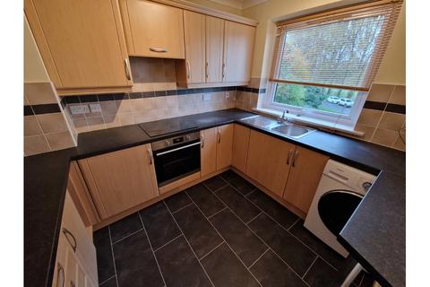 2 bedroom flat to rent, Pembroke Close, TAUNTON TA1