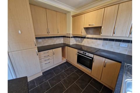 2 bedroom flat to rent, Pembroke Close, TAUNTON TA1