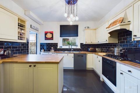 5 bedroom semi-detached house for sale, Whitley Road, Eastbourne