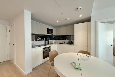 2 bedroom flat to rent, Fairview House, Chelsea Creek SW6