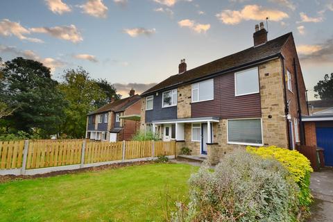 3 bedroom semi-detached house to rent, Harehills Lane, Leeds LS7