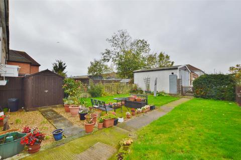 3 bedroom end of terrace house for sale, Beaumont Road, Slough