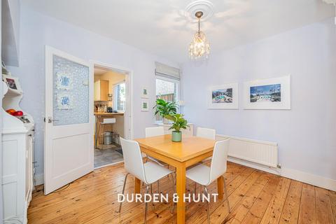27 Lower Road, Loughton, IG10 2RT