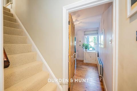 27 Lower Road, Loughton, IG10 2RT
