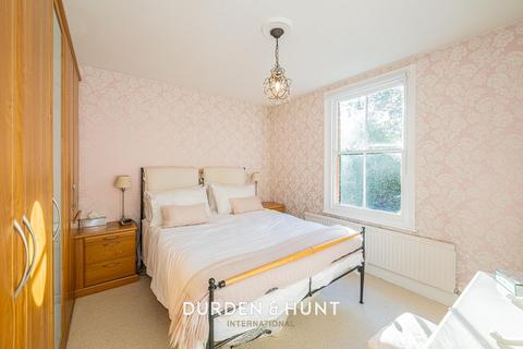27 Lower Road, Loughton, IG10 2RT