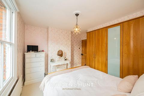 27 Lower Road, Loughton, IG10 2RT