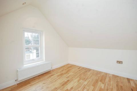 3 bedroom flat to rent, Finchley Road, Hampstead, London, NW2