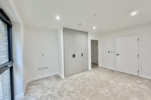 2 bedroom flat to rent, Anax Street, London N4