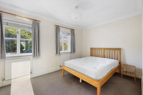 2 bedroom end of terrace house to rent, Carlyle Mews, Stepney, London, E1