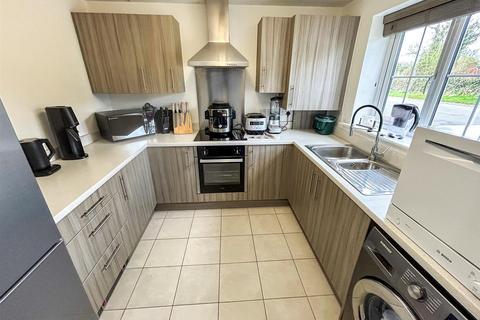 3 bedroom end of terrace house for sale, Parc Llwyfen, Llanymynech