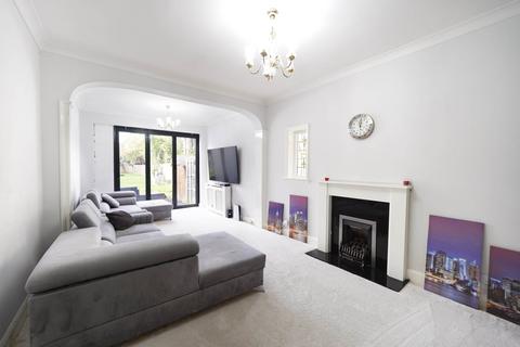 5 bedroom detached bungalow for sale, Westrow Gardens, Seven Kings, IG3 9NF