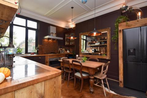 3 bedroom flat for sale, Harold Road, Hastings