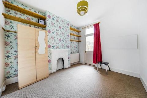 5 bedroom semi-detached house for sale, Chesterton Terrace, London, E13