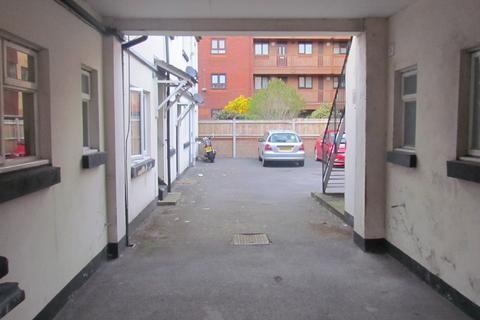 2 bedroom flat to rent, Collingwood Road, Southsea PO5