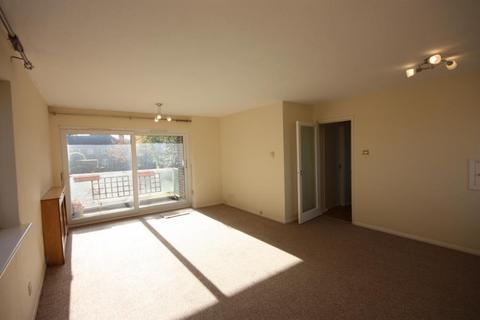 2 bedroom apartment to rent, Rosetrees, Guildford GU1